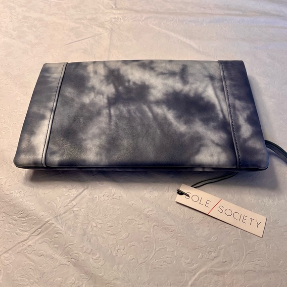 New with Tags Sole Society Gray/White Tie-Dyed Clutch - Picture 2 of 11